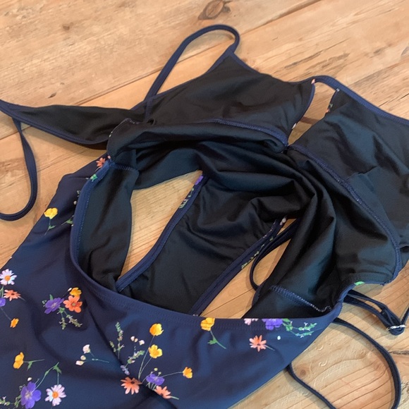 Cupshe‎ NWOT Cheerful Navy Scoop Neck Cutout One Piece Size Med No Tags In Suit - Picture 10 of 13